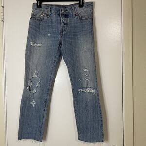 LEVI'S distressed light wash cropped mid rise denim jeans US 25